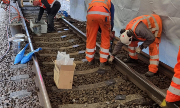 Voorbereidingen doorslijpen spoorstaaf.jpg