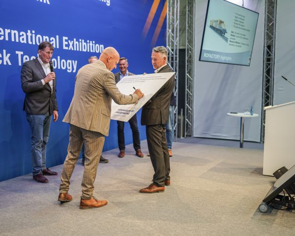 MoU - Pro Rail, R2A, Strukton, Volker Rail (6).jpg